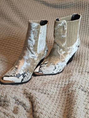Cape Robbin Champagne Velvet Western Ankle Booties with Snip Toe